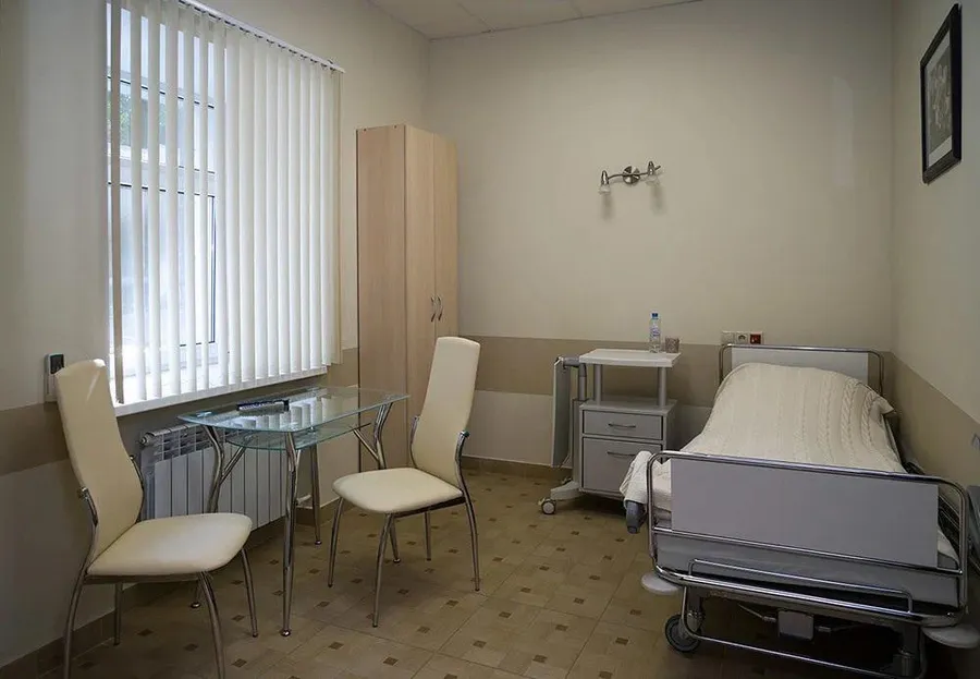 Медицинский центр — палата